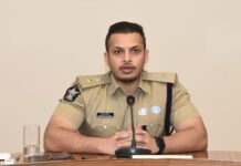 బాబు పాలనకు విసిగి ఐపీఎస్ గుడ్ బై