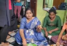 అనిత కంచంలో ‘బొద్దింక’