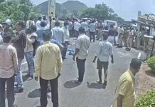 వైసీపీ నేతపై టీడీపీ నేతల దాడి