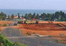 మాల్స్ లూటీ.. ఏపీలో తక్కువ ధరకే భూములు