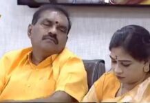 బాబు బోధ : నిద్రపోయిన నిమ్మల, ఫోన్ చూసిన పవన్